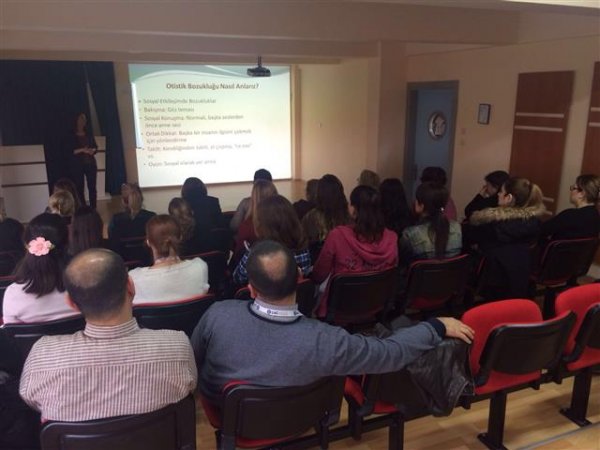 İlkokul ve ortaokul öğretmenlerimize, okulumuz Rehberlik ve Psikolojik Danışmanlık birimi tarafından “Çocuklarda Duygusal ve Davranışsal Bozukluklar” semineri verildi